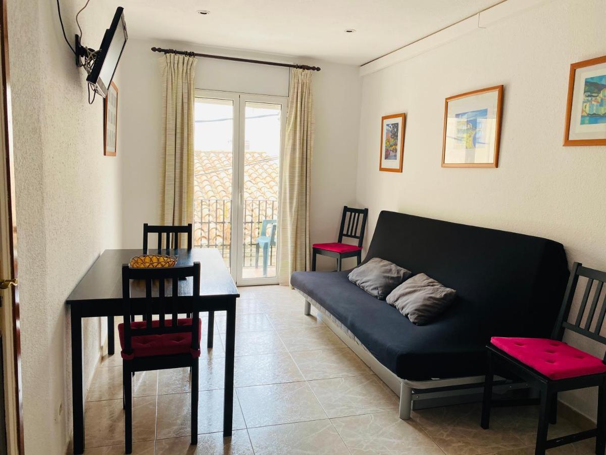 Apartamentos Mitus Canet De Mar Exterior photo