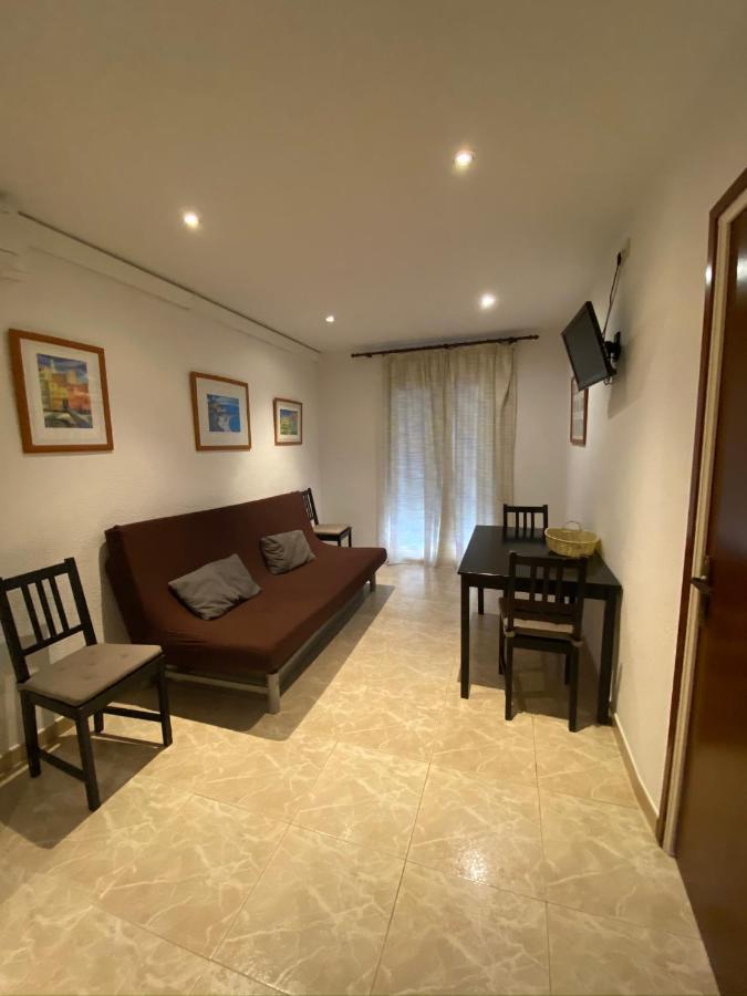 Apartamentos Mitus Canet De Mar Exterior photo
