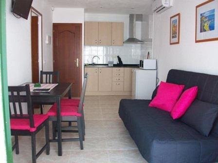Apartamentos Mitus Canet De Mar Exterior photo