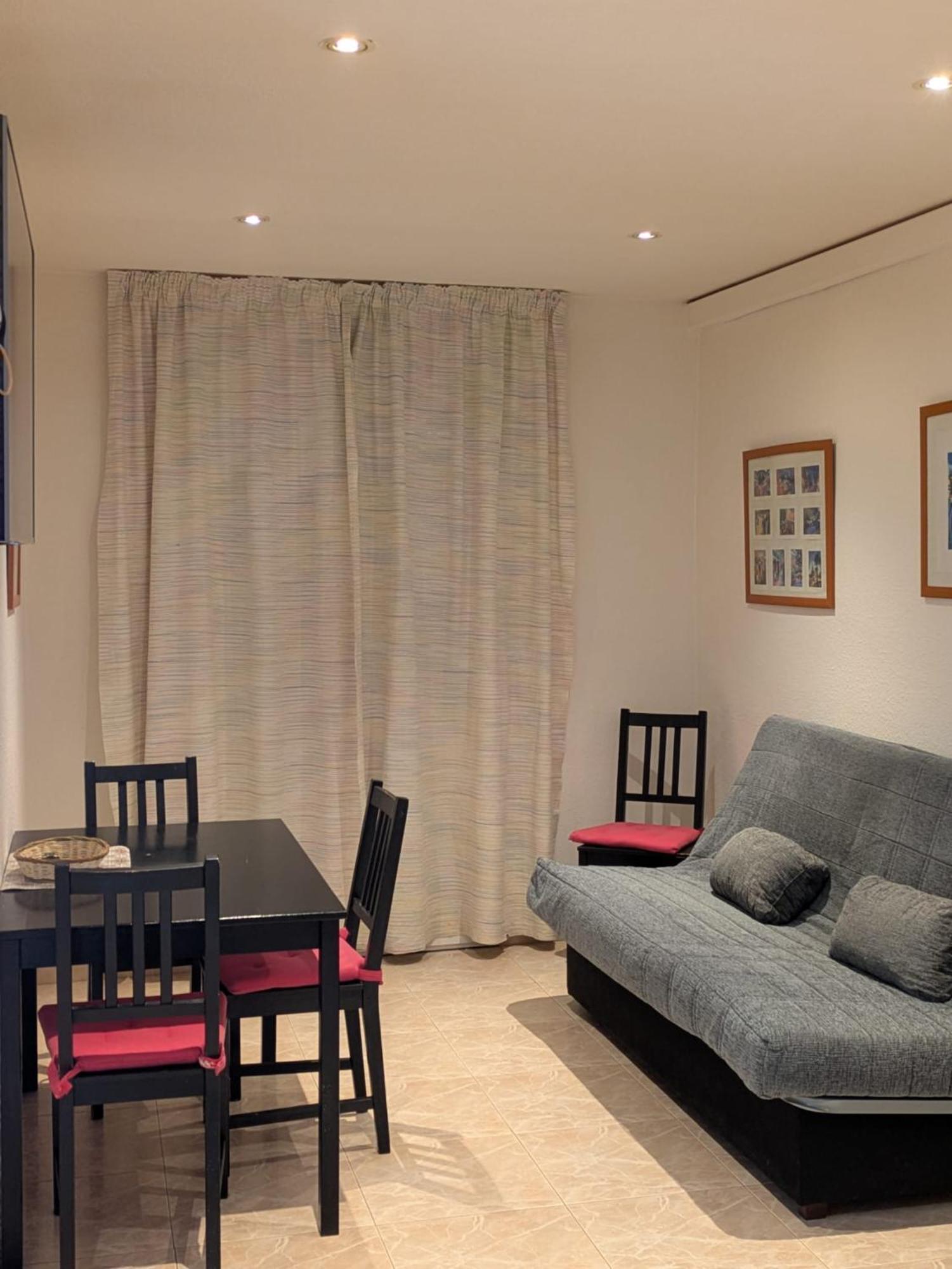 Apartamentos Mitus Canet De Mar Exterior photo